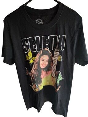 Selena Graphic Tee
